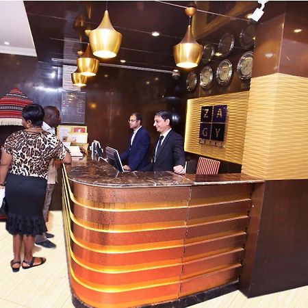 Zagy Hotel Dubai Bagian luar foto