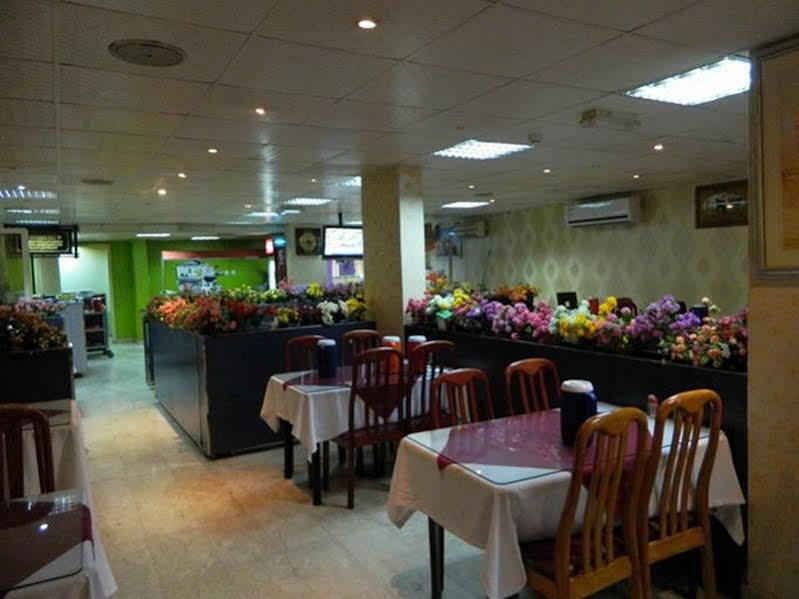 Zagy Hotel Dubai Bagian luar foto