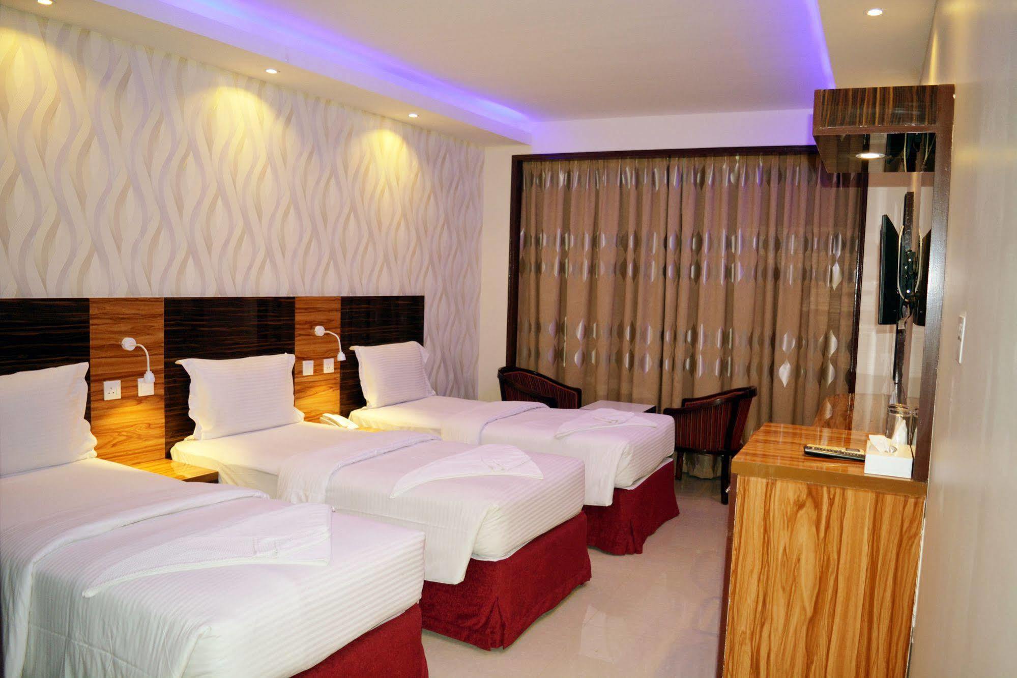Zagy Hotel Dubai Bagian luar foto